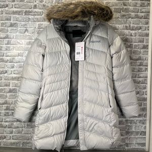 NWT MARMOT MONTREAL WOMENS COAT Size S Retail 700 Fill $300